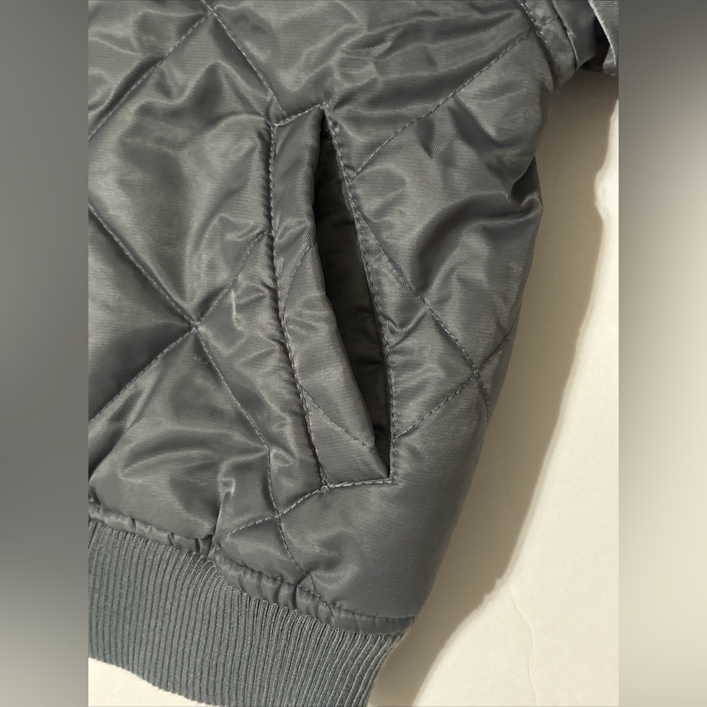Jordan Jumpman Bomber Jacket Child Size 5 Lightweight Quilted Gray JORDAN LOGO - Picture 9 of 11